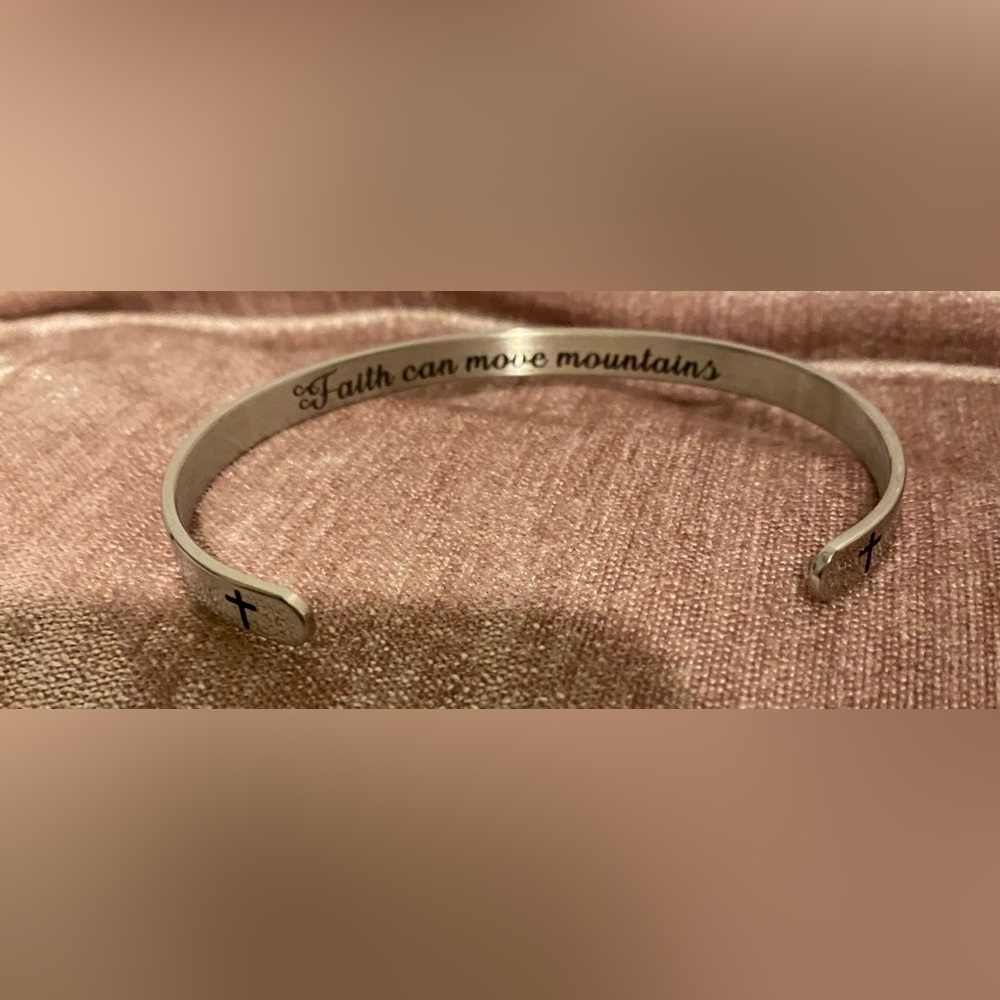 NWOT Stainless Silver Inspirational Cuff Bracelet - Picture 4 of 4